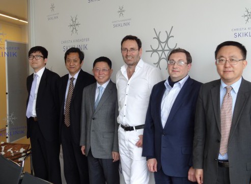 Dr. Erich Rembeck und die chinesische Delegation Dr. Erich Rembeck und die chinesische Delegation